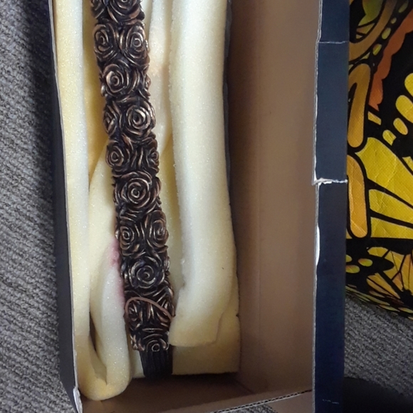 Volcanica Sculpted Candles (2) in a box - Picture 4 of 8